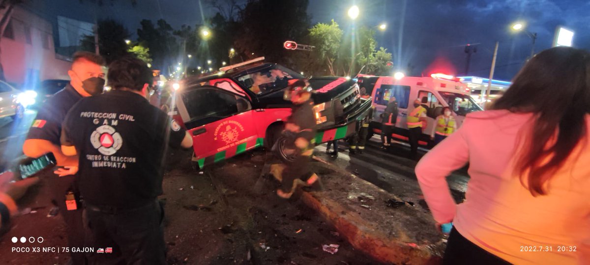 GalloBlanco5's tweet photo. @Bomberos_CDMX Cova!
Ayer el mal manejo de los recursos para la atención de un incendio por parte de tu Pendejo Director Inoperativo Alejandro Augusto por poco le cuesta la vida a otro mal mando que a todo dice que si Oro2
Un pequeño incendio que movilizó a toda la zona nte! 🤦‍♂️ https://t.co/aOFMAImiAw