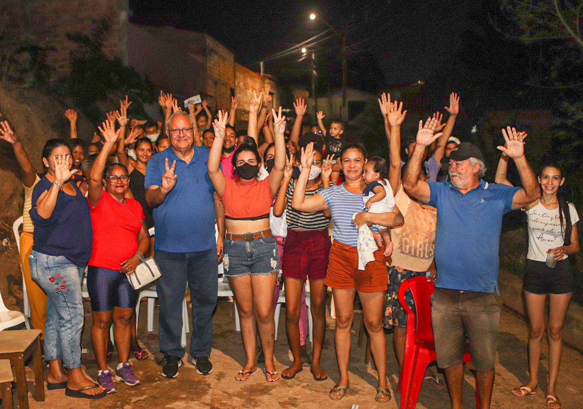 KleberMontezuma's tweet photo. Mais uma noite importante para o sonho que estamos construindo: Teresina de volta nos trilhos do desenvolvimento!
Grato a todos que estiveram na zona leste, trocando ideia com a gente.
#kleb https://t.co/nKsMQ71nya
