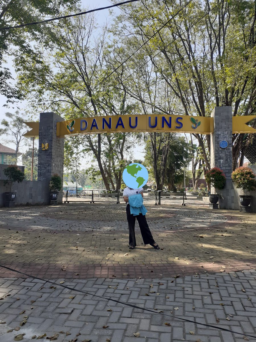 PIXIEWORLDZ's tweet photo. si paling biru ijo ndog telor asin lah pokok e https://t.co/aBEdJ8hcc2
