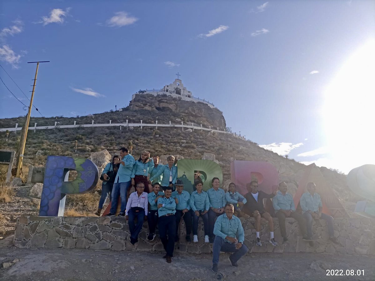 marcohgr's tweet image. Ya estamos instalados junto con mis homólogos de las distintas regiones del #SINADE en #Parras, municipio de #Coahulia, quienes conformamos el Consejo Directivo del Sistema Nacional de Cultura Física y Deporte de la @CONADE, para llevar a cabo la segunda sesión dicho consejo. 👍