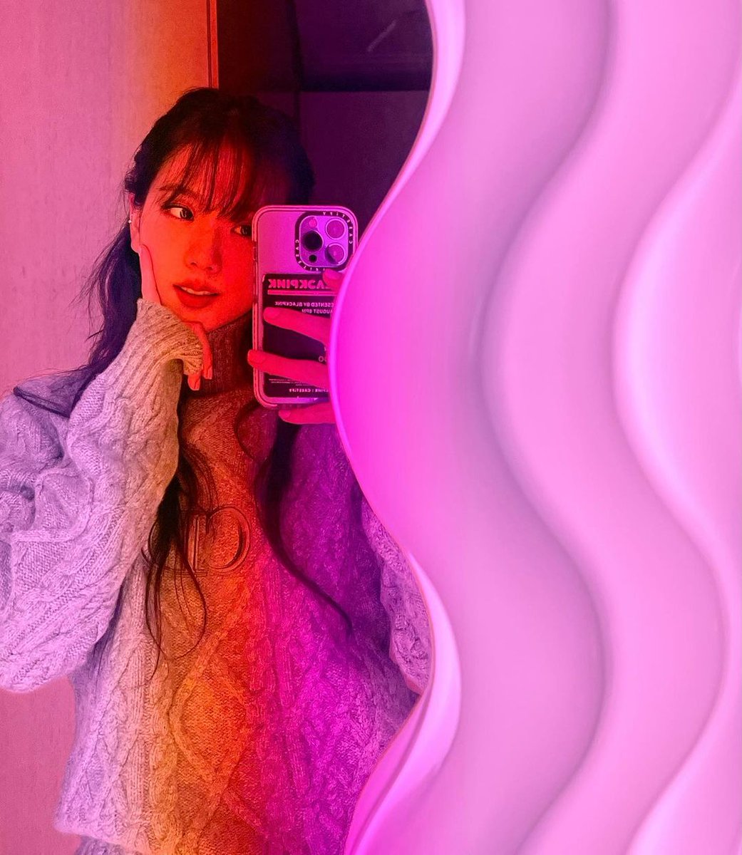 MAEUMCharly's tweet photo. @𝐩𝐫𝐢𝐧𝐜𝐞𝐬𝐬𝐥𝐲 just posted on #UVPUBLIC #UVGRAM 

hoje foi um dia bem cansativo, espero que meus lyvers estejam bem, xoxo 😘 https://t.co/djhYPuyS0o