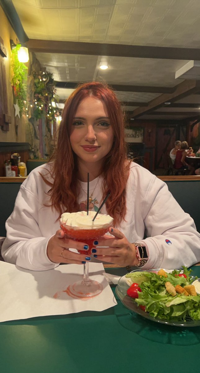 DavidCopier's tweet image. Happy #NationalGirlfriendDay to little @Wuhvs hope you had a good day today Katie