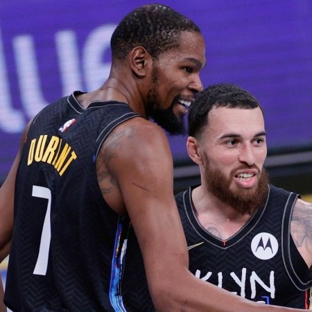 “Kevin Durant mi ha chiamato prima dell’inizio dei Playoffs. Mi ha detto: sarò a vedere le tue partite in un paio di settimane. Perderemo al primo turno.”

- Mike James, ex Brooklyn Nets