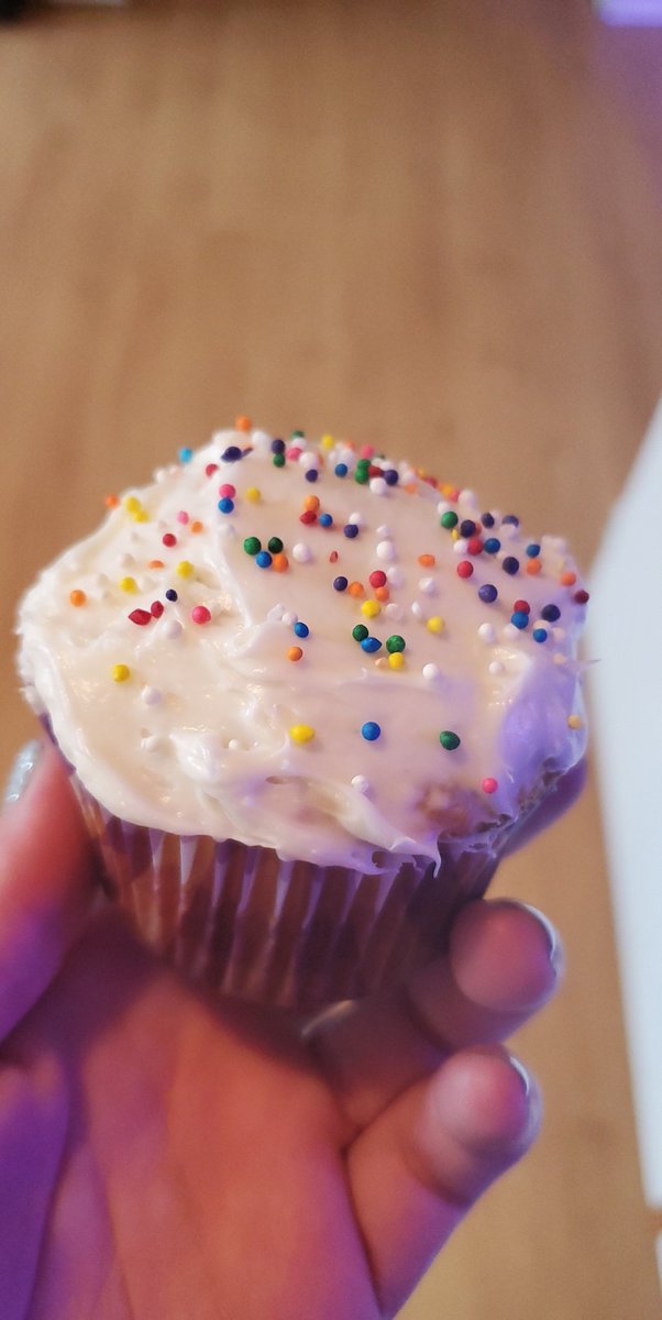 Nimz2016's tweet photo. Not nearly as pretty as @ModsixGaming and his wife's treats but I made cupcakes #vanillasprinkle #yumm #drool #sogood https://t.co/J4eJRcVPjI