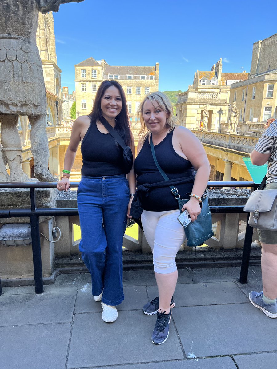 SerenaCMah's tweet photo. We have been friends half our lives #Grateful to add a world adventure to our journey. I’m ever so thankful for you @LynnRedl #yeg #london  #travel https://t.co/2kZiqJupAq