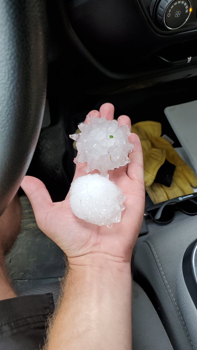 TClowesAg's tweet photo. Baseball sized hail out here. #Innisfail #abstorm https://t.co/PZoeSSHKNe