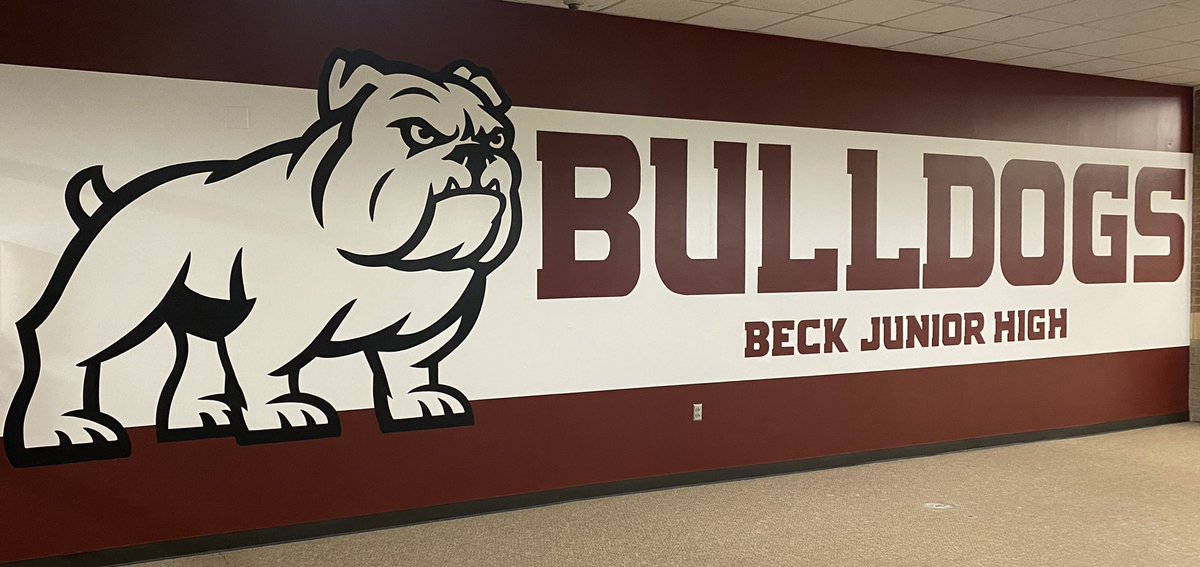 KLeah3's tweet photo. @BeckJuniorHigh absolutely loves our upgrades to a few walls by murals done this summer. Wait until you see the gym floor! https://t.co/iY4icebwDT