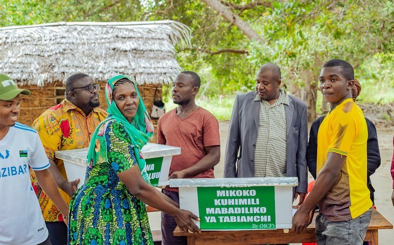 SKingungo's tweet photo. World Mangroves day 2022.
Our Initiative together with other environmental lovers joint together and celebrate it in Mdimni village which is located at Mkuranga district.
#mangroveday 
#mangrove 
#mdimni https://t.co/biGqDI3Dlf