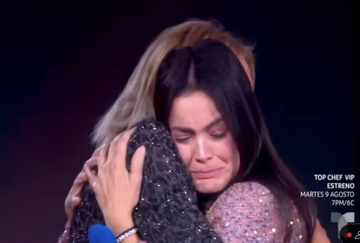 _cherryyy2000's tweet photo. Gracias por todos aquellos momentos que nos regalaron, jamás me arrepentiré de apoyarlas desde un inicio🫰🏻💜👑💫
#LCDLF2 https://t.co/Z7us1delUc