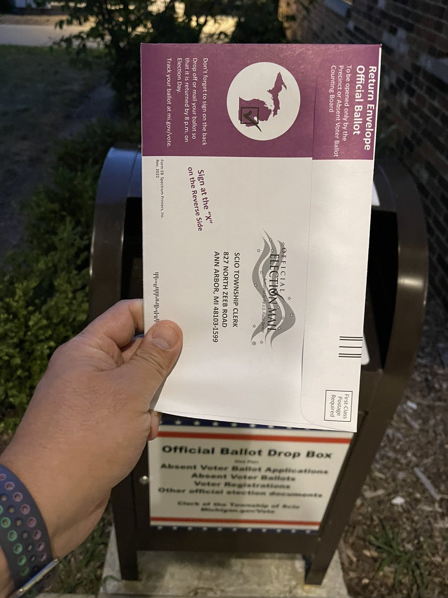 BryantWuMD's tweet photo. Doing my civic duty at 920pm. #wheresmysticker https://t.co/D0fmFtqQHm