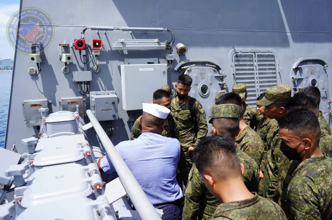 Philippine_Navy's tweet photo. WELCOME ABOARD | 333 @PMA_CCAFP 3CL Cadets of โSIKLAB-LAYAโ Class of 2025 set foot aboard the PH Navy's BRP Jose Rizal FF150.
๐: https://t.co/auqzkyDIIJ
๐ธ: BRP Jose Rizal FF150
#BeAPMACadet
#ProtectingtheSeasSecuringOurFuture
#ModernandMultiCapablePHNavy
#AFPyoucanTRUST https://t.co/DtbcfzoJk6