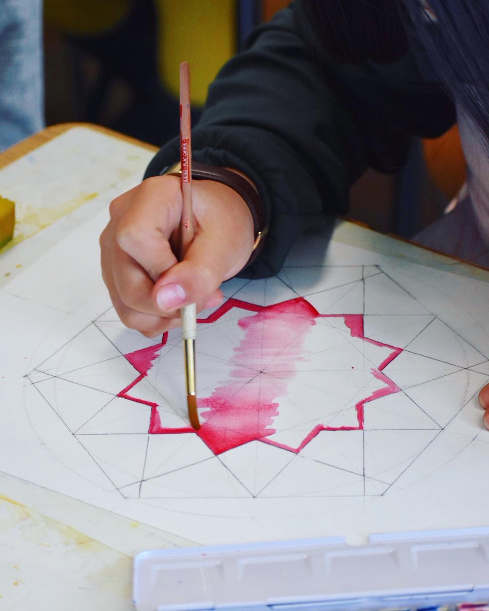 SteinerSchoolNY's tweet photo. “You don’t see something until you have the right metaphor to let you perceive it.” #jamesgleick
#sacredgeometry #steinersixthgrade #wewalkinbeauty #steinerstudents #steinermainlesson #waldorfeducation #educationasart #steinergeometry #steinerstudentswork #steinercurriculum https://t.co/lyvwiBwY6J