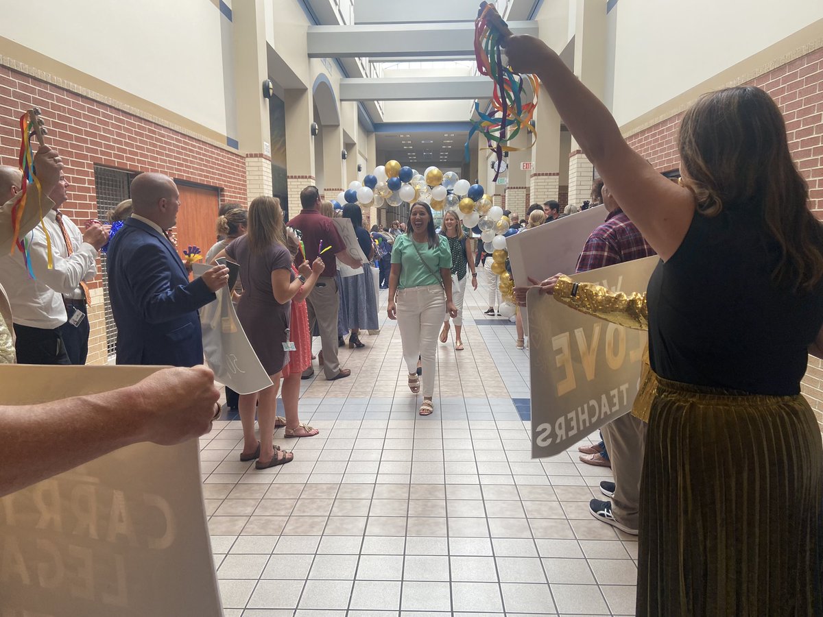 sistasusan's tweet photo. Welcome to CCISD! #clearlyCCISD https://t.co/FoqedembXj