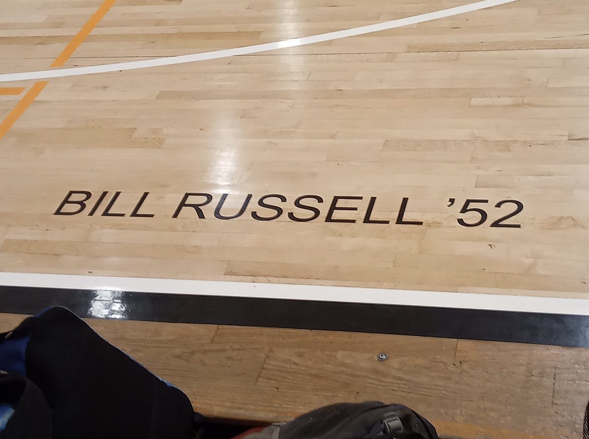 towndeezy's tweet photo. #RIP to THE 🐐 #BillRussell: #Oakland legend, civil rights icon, public school advocate, #NBA champ, Olympic gold medalist, #NCAA champ, and 2-time #TOC champ as a McClymonds HS Warrior. #MackHouse #GOAT https://t.co/jJYHFYeGFi