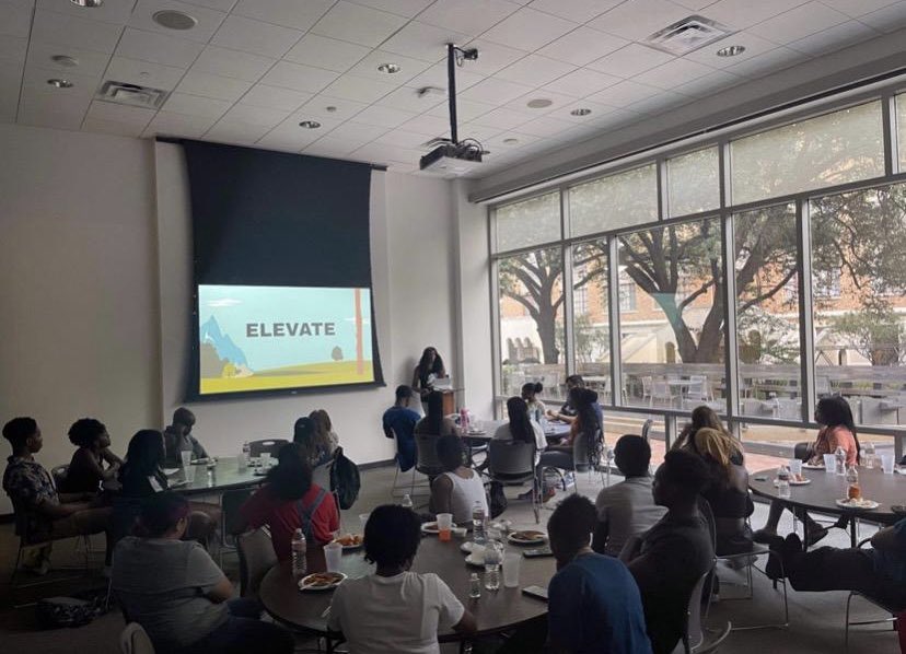 utnbsw's tweet image. Time for our seventh #ORGSPOTLIGHT

Elevate Student Fellowship is a Christian organization where students come together as a family to deepen their understanding of God and push each other to grow in all areas of their lives! @texas_elevate