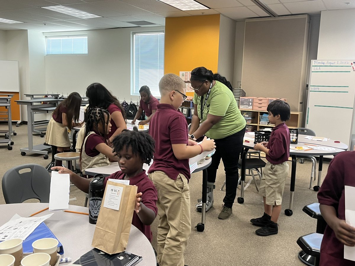 AmiKramer's tweet photo. Welcome to @ASUPrepAcademy Pilgrim Rest! Friendships and positive relationships as we get to know each other #prepsfirstday https://t.co/9p8WMkG4jH