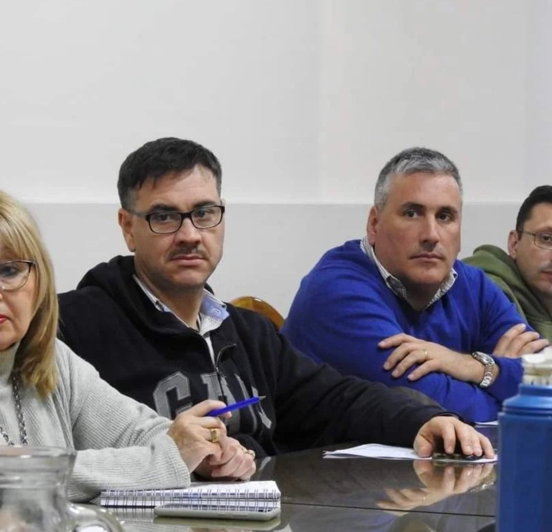 gabrielrealpdp's tweet photo. 🔵 ASUMIERON LAS NUEVAS AUTORIDADES DEL PARTIDO DEMÓCRATA PROGRESISTA DE SANTA FE 🔵
🔹 Una vez más, el #PDPSantaFe llevó adelante la reunión de Junta Ejecutiva Provincial, con la asunción de las nuevas autoridades para el período 2022/2024
Link⤵️
https://t.co/1ENpYNPKIZ https://t.co/6HXs8Yr3hw