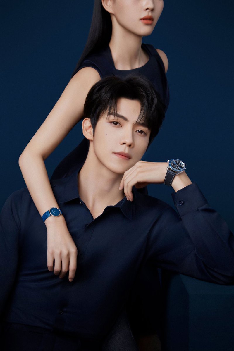 [浪琴表 Weibo] 220801 update

Longines Brand-new Elegance Series, featured in red, green, and blue, as beautifully demonstrated on the wrist
Matched with the Pioneer Series' Spirit Zulu.
Let's make some chemistry with Longines' Friend Luo Yizhou.

#罗一舟 #LuoYizhou #IXFORM