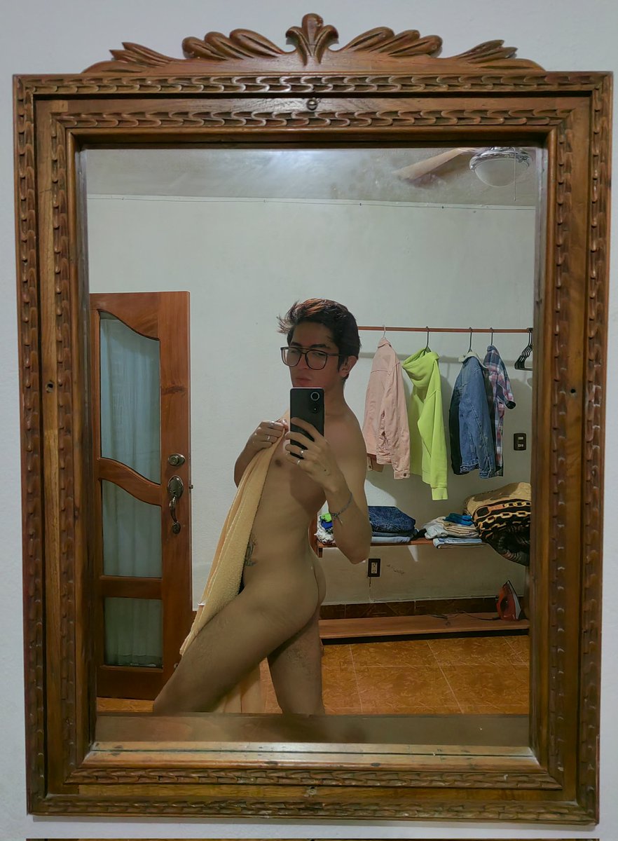 IvVier_24's tweet photo. Mi novio y yo nos la pasamos muy bien en vacaciones, ¿quieres ver más? 😇

1/2
#gay #gayboy #twink #vacations #naked #nude #sextrip https://t.co/IEK2gPrlXA