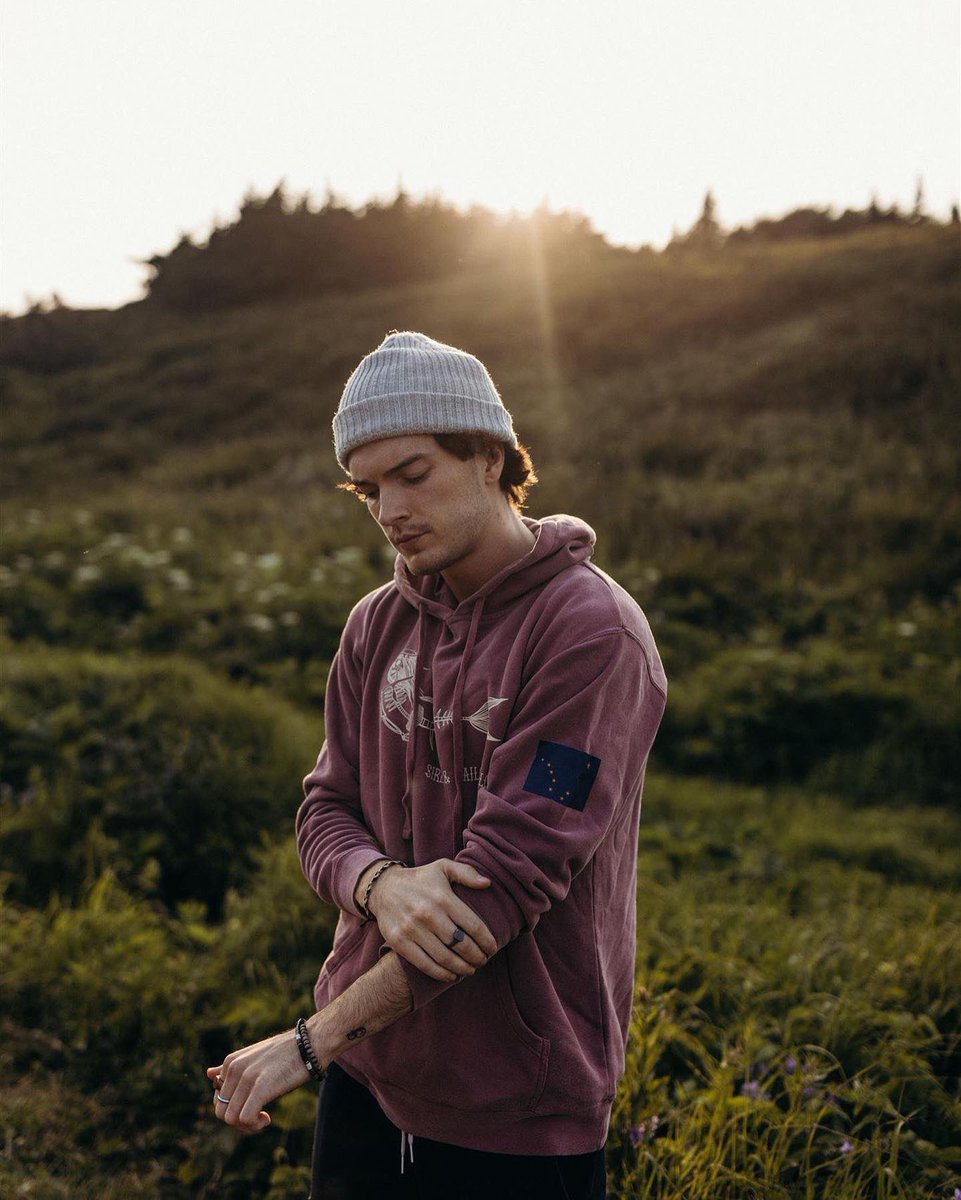green_garrett's tweet photo. stoked I got to do a shoot while I was home for my best friend’s sisters brand; especially since my brother @traviskalani did the art work for these pieces. https://t.co/A1jVlL7K64