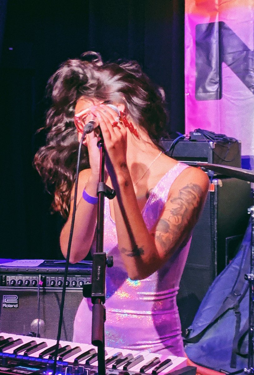 tlkchlk's tweet image. who here forgot what she looked like