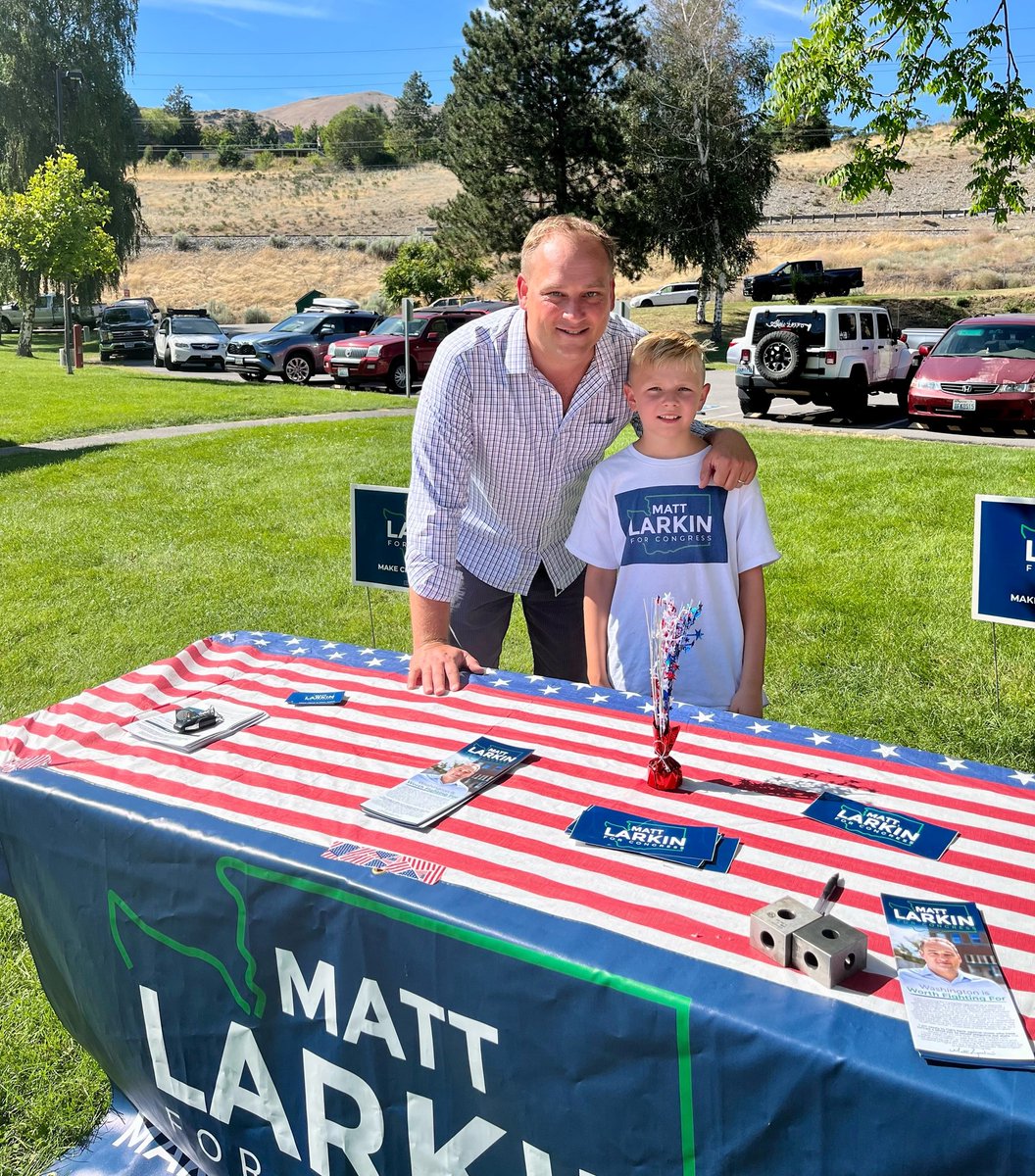 MattLarkin4WA's tweet photo. It was a fantastic (and hot) weekend at the Entiat Vintage Boat Regatta.  Thanks to all the volunteers who helped with our booth and for all the many voters who stopped by and chatted with me!  Now it’s on to victory! https://t.co/5tFWiUnnHa