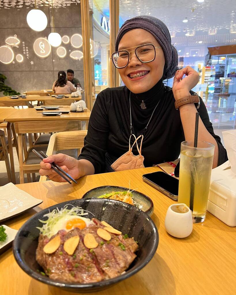 nagacentil's tweet photo. Horrreeeeeehhh @sushihiro_id sekarang ada di Depok
๐ฃ
Difotoin @fraulein_ira
#sushihiro #fashun #fashionate #fashionableme #fashionista #sushilovers https://t.co/ZkVYeKJBrh https://t.co/SH1RB81sjN