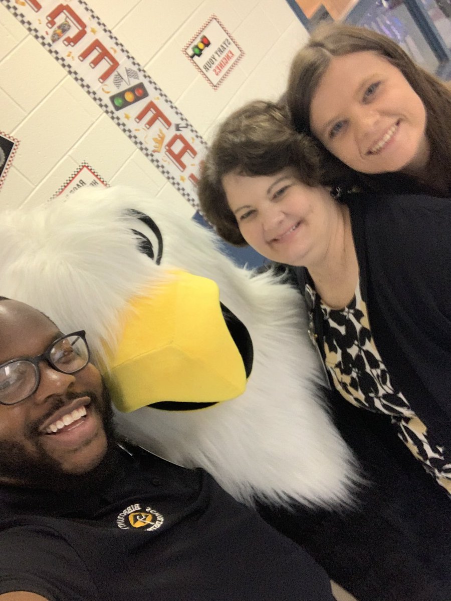 juawnjackson's tweet photo. The #WestsideWinning Zone had successful Open House events today. Excited for this new school year! @UnionofMacon, @HESMacon, &amp; # @VeteransElem are all #Built4Bibb! @BibbSchools https://t.co/66nAazVxi6
