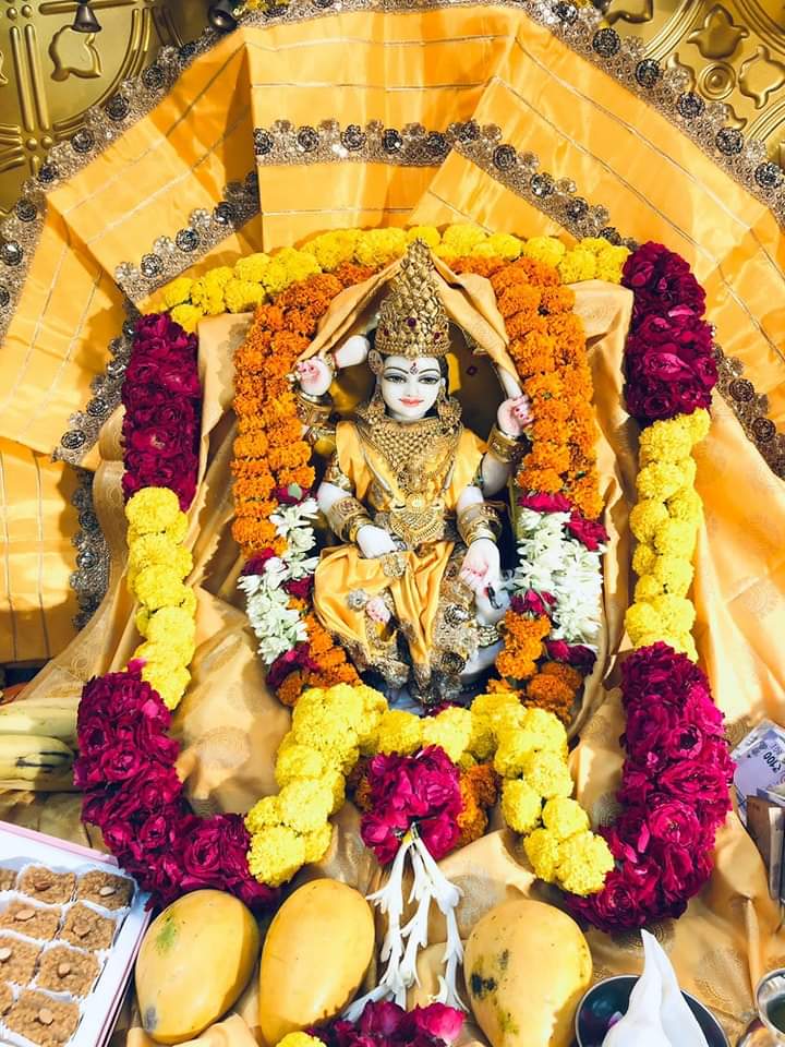 माँ बगलामुखी की कृपा से असंभव कार्य भी संभव हो जाते हैं। माँ की महिमा अद्भुत है।