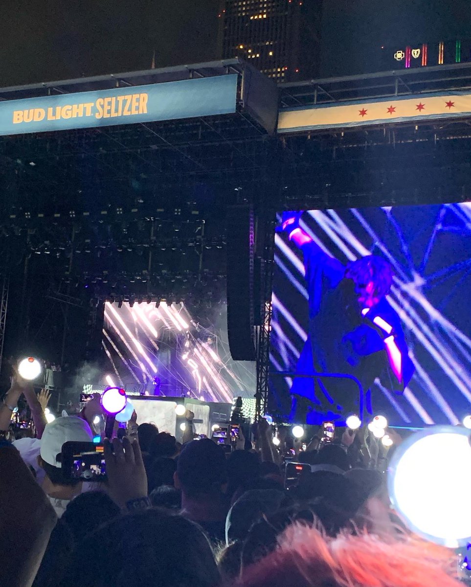 misominhee's tweet photo. lollapalooza was unreal https://t.co/Zm6ftYNNu7
