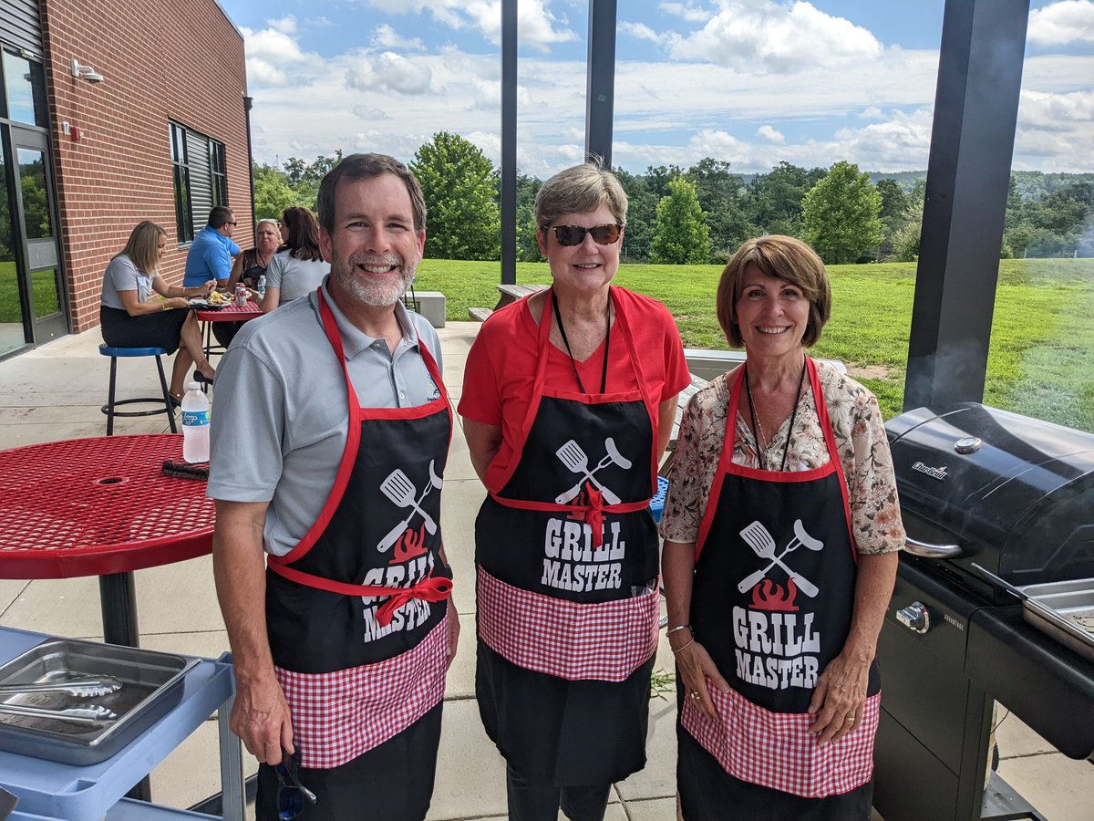 With HR & Finance Directors serving those who serve @fcpsk12 Ss, Ts & families. Love the tradition. Meaningful & fun! @FCMSPrincipal @sgross_jwhs @jaltendorf17 @ABMSPrincipal @RachelRinker1 @JSESprincipal @AndrewsShellyVA
