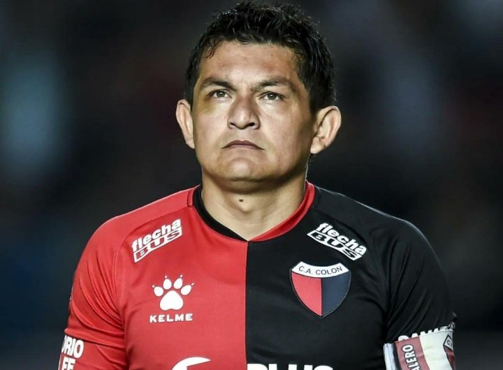 JoacoCai35's tweet photo. barreto y insaurralde sacaron estas cosas de sus bolsillos después de jugar contra colon https://t.co/SJCbP7pK4O