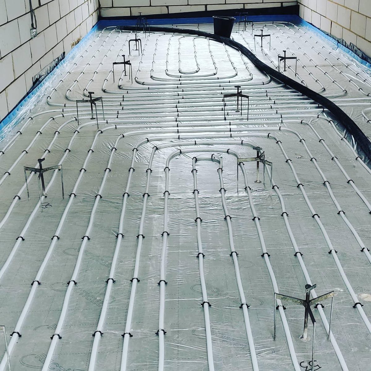 Get a quick quote from #flowscreed 

estimating@flow-screed.com

#underfloorheating #screeding #concrete #flowingliquidscreed #liquidscreed #floorscreed #flowscreed #warmfloors