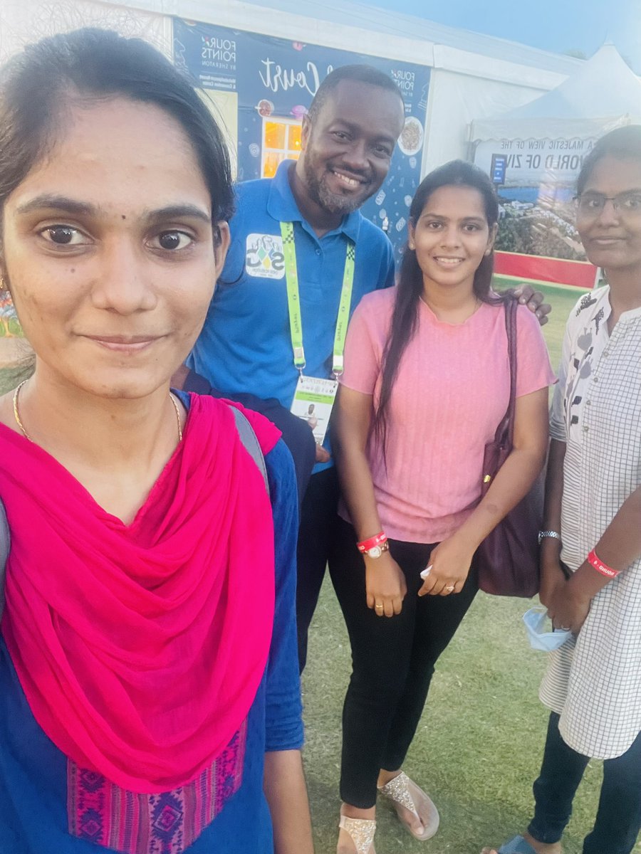 aarthisk_26's tweet photo. Yesterday met, Saint Vincent and the Grenadines Country team captain @chinchin120 the most down to earth person. ✨✨

#ChennaiChess2022 #ChessOlympiad22 #NammaChennaiNammaChess @chennaichess22 @FIDE_chess https://t.co/FXbBHGhgys