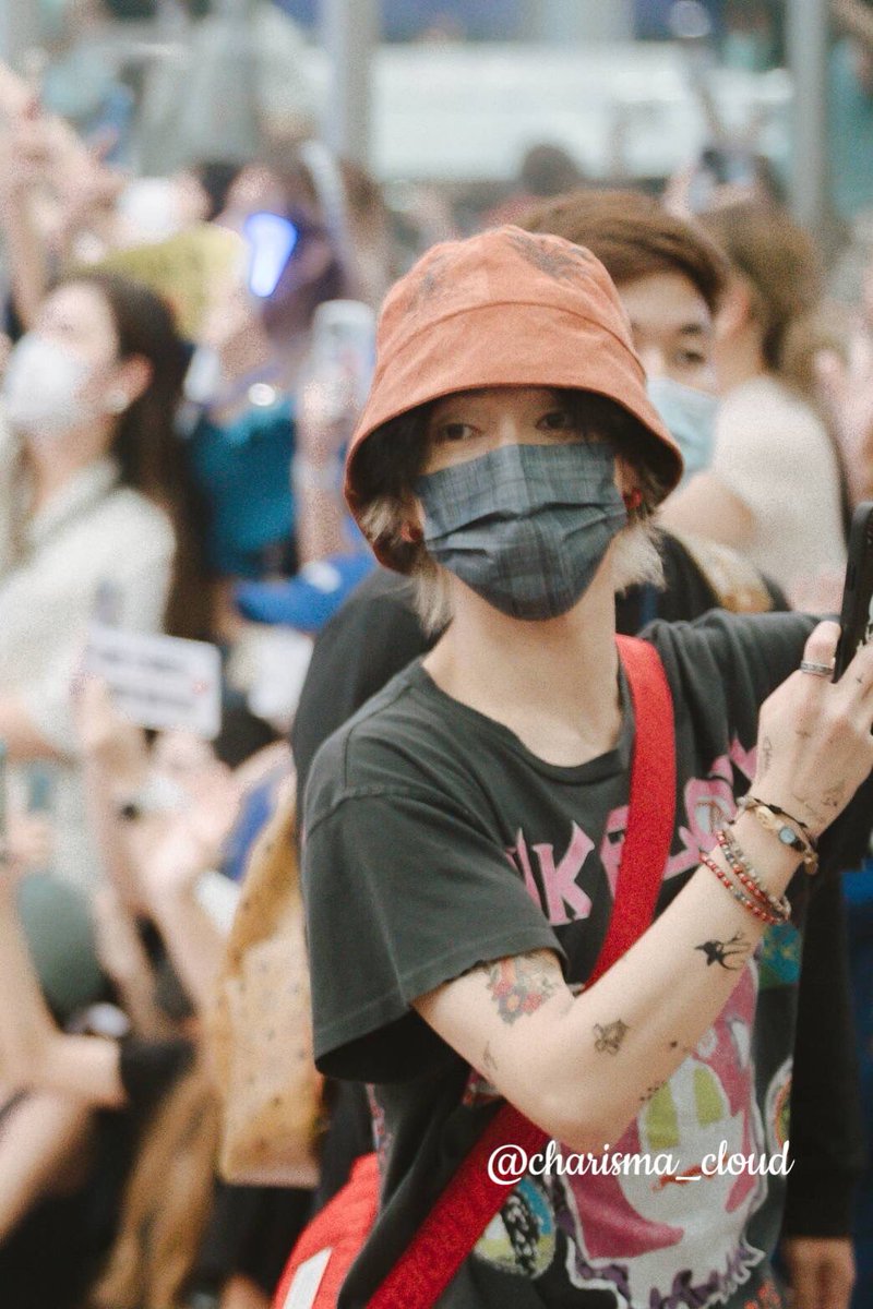 charisma_cloud's tweet photo. 220731 #YESUNG Suvarnabhumi Airport | BKK ✈️ ICN 💙Safe Flight💙
#SUPERJUNIOR #예성 @shfly3424 https://t.co/yvaOjebLFk