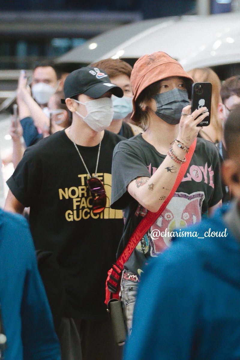 charisma_cloud's tweet photo. 220731 #YESUNG Suvarnabhumi Airport | BKK ✈️ ICN 💙Safe Flight💙
#SUPERJUNIOR #예성 @shfly3424 https://t.co/yvaOjebLFk