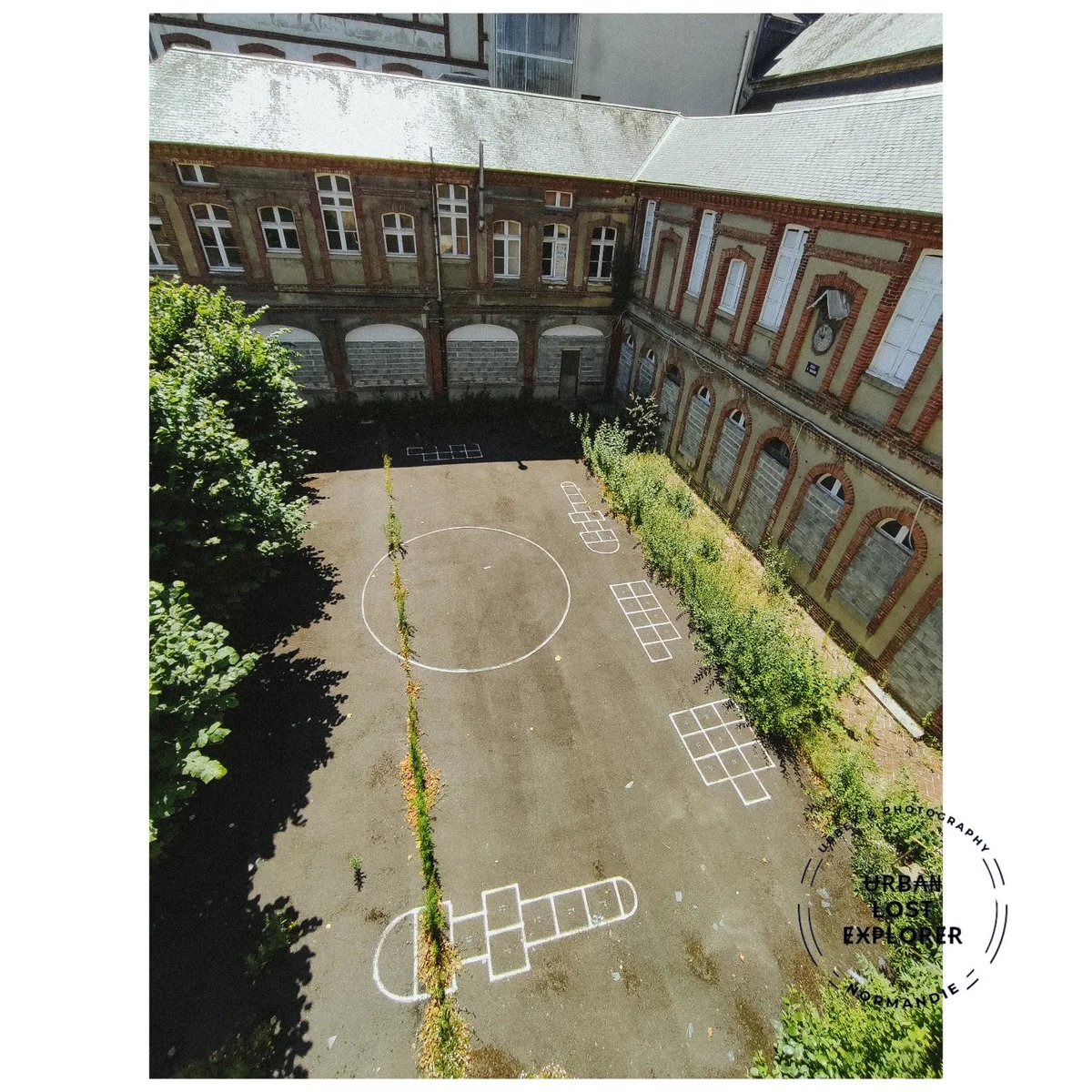 UrbanLostExplor's tweet photo. 🚸🏴‍☠️ Le pensionnat de la côte 
➖➖➖➖➖➖➖➖➖➖➖➖
Quelque part en France  🇨🇵

https://t.co/CdVT9hucCU

#college #ecole #pensionnat #internat
#urbex #urbexfrance #urbanexploration #lostplaces #abandonedplaces #total_abandoned https://t.co/N7ODKdJxyx