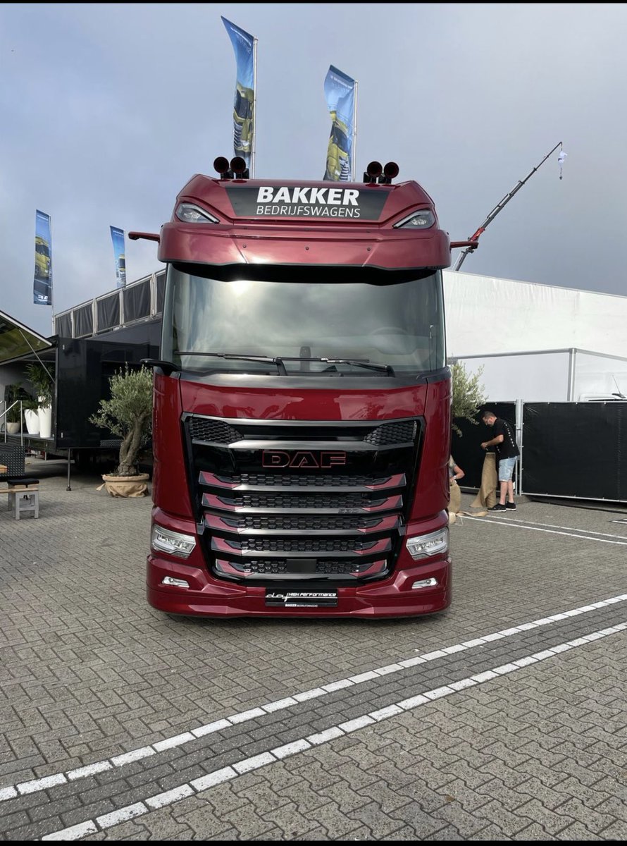 NielsBree's tweet photo. @DAF_trucks_fans @DAFTrucksNV 😍 https://t.co/39f00Dk43a
