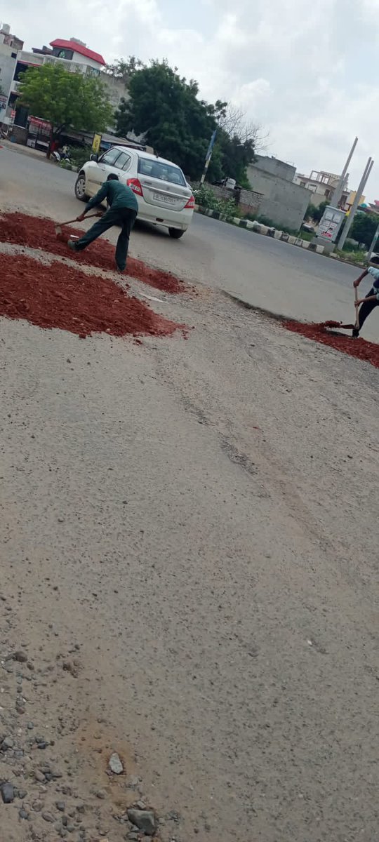 Mukesh7770's tweet photo. @MCManesar @DC_Gurugram @OfficialGMDA @mlkhattar  after the local administration turned blind eye, residents and condominium association forced to repair the broken roads in New Gurgaon - Sector 90. https://t.co/GJmdyBr0Aj