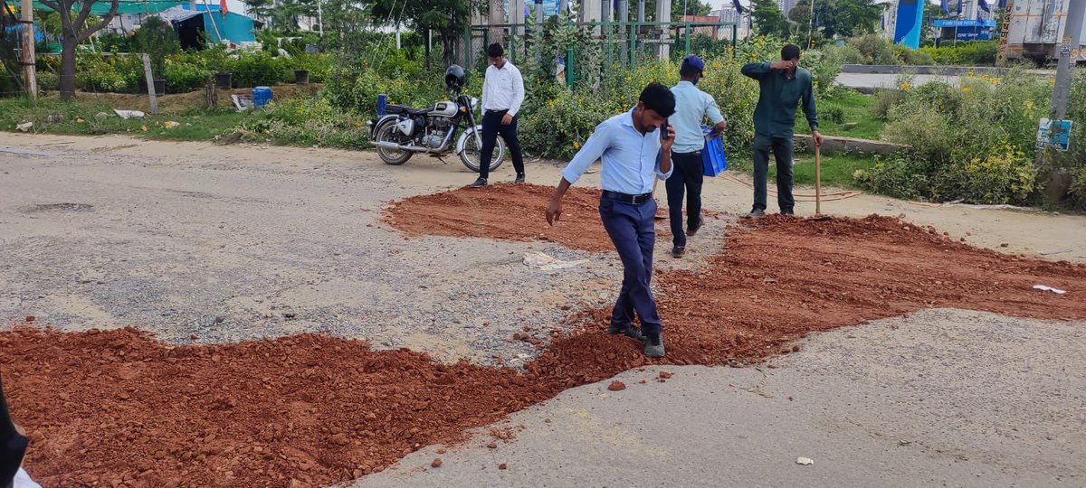 Mukesh7770's tweet photo. @MCManesar @DC_Gurugram @OfficialGMDA @mlkhattar  after the local administration turned blind eye, residents and condominium association forced to repair the broken roads in New Gurgaon - Sector 90. https://t.co/GJmdyBr0Aj