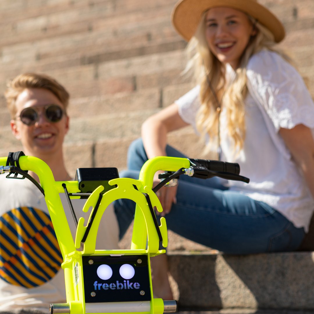 HelFreebike's tweet photo. Freebike-sovelluksesta saat helposti vuokrattua sähköpyörän myös kaverille. 💚

Hinta vain 0,15 € / minuutti. Ei aloitusmaksua.

#helsinkifreebike #sähköpyörä #sähköpyöräily #kaupunkipyörä #myhelsinki #sähköpyöräilyähelsinki #sähköpyörät #sähköpyörävuokraus https://t.co/a1JNKzB3PT