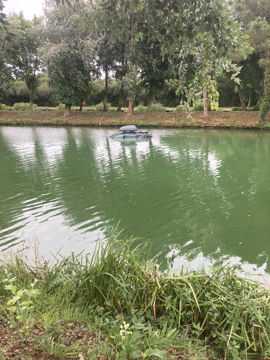 Ron_ejuleff's tweet photo. Seen it all now!  🤦 The things fishermen do to get close to the lake!  #Whiteacres #Newquay #Cornwall #Kernow https://t.co/9Rs3TVuLO5