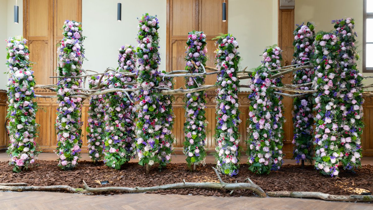 FeerieFlorale's tweet photo. 🤠 TOTEMS OF FLOWERS 🤠

💡 By Jan Thomassen (Bloemen Crea-fleur, #Opglabbeek, https://t.co/xHiOirxyN2)

🔥 For Féerie Florale, Where Flowers meet History 

#JanThomassen #BloemenCreaFleur #Expo #Handelsbeurs #Antwerpen #Belgium #Flowers #Florists https://t.co/MvyIovfZJS