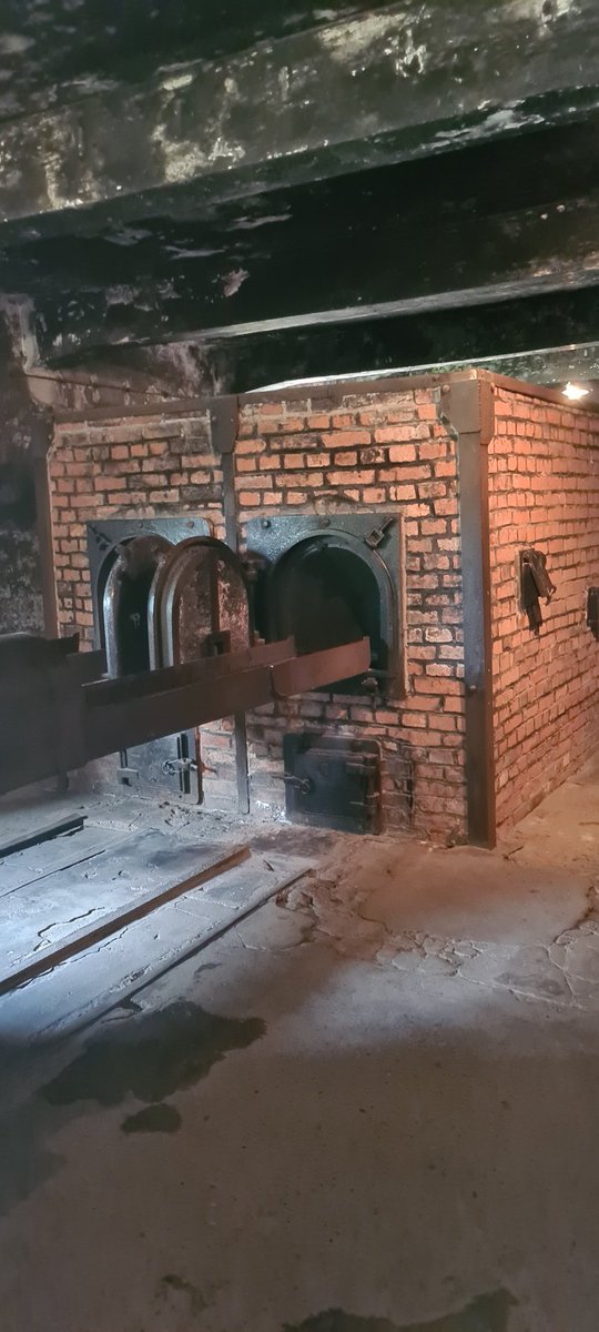 HeTempert's tweet photo. Gisteren op bezoek geweest in Auschwitz. Het was heel indrukwekkend https://t.co/ntfeD3BVvM