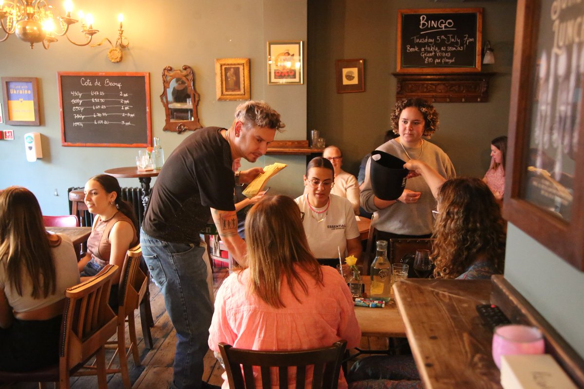 Bingo Jimbo's back tonight at <a href="/CroftonParkTav/">Crofton Park Tavern</a> from seven. A top night out book a table and enjoy 😁👍🏻❤️