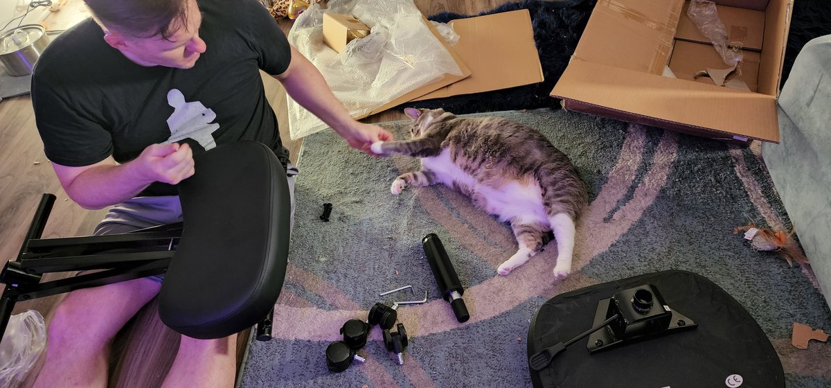 kklifts's tweet photo. Selina helped J put together my kneeling chair for work. Best helper ever. https://t.co/p3HzD1rcAE