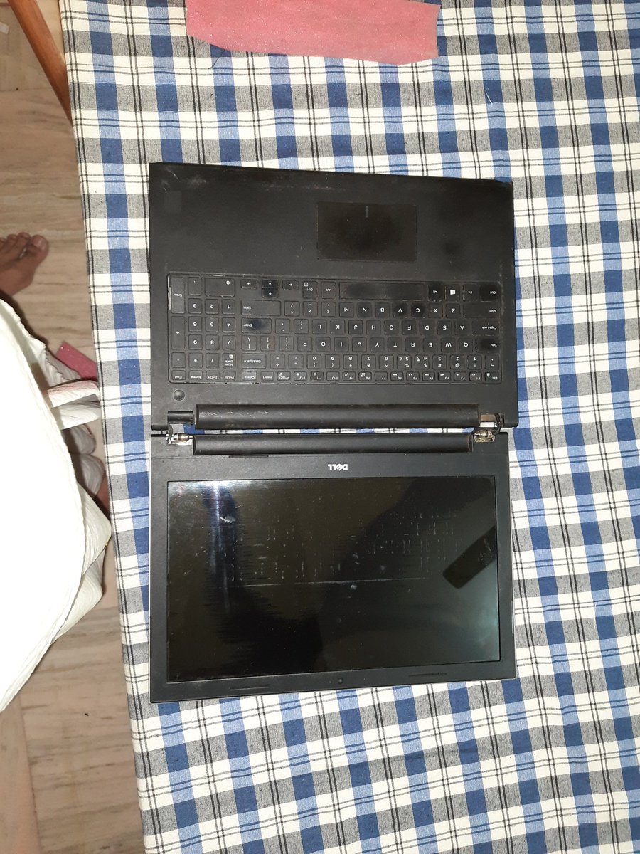 RadhaSewak's tweet photo. I purchase dell laptop of 55000₹ on 18 july 2022 on Amazon but i received totally different and damaged and dummy laptop when i complaint they generated my return and their pick up agent cancel my return 5 times and my money is lost.. Totally devastated service by @amazonIN https://t.co/390sMV09CT