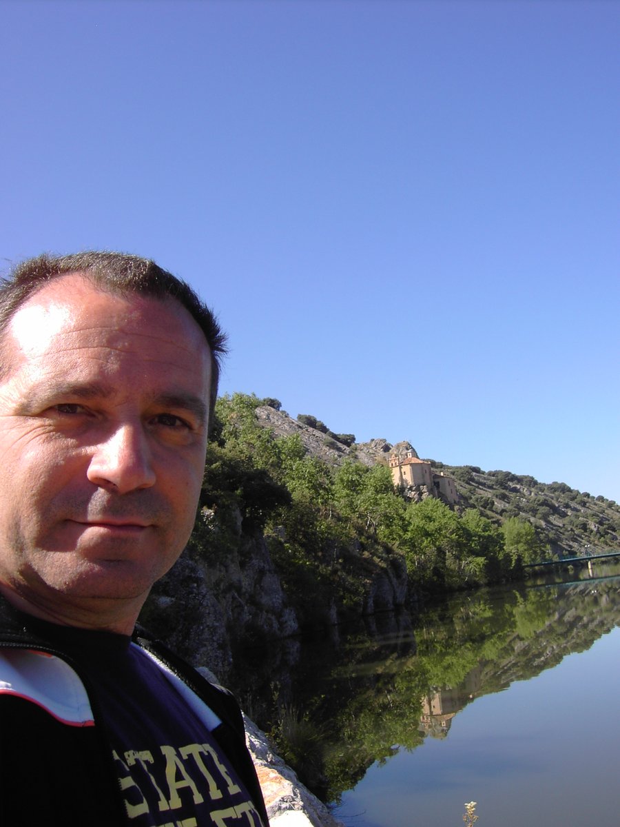 antoniogalvez's tweet photo. Excelente mañana junto al #RíoDuero, por la senda que me conduce a la #ErmitaDeSanSaturio, al fondo, de sensibles resonancias literarias. Sigamos #HaciendoLiteratura.

#viajes #LibroDeViajes #TurismoSoria #TurismoCastillaLeón #literatura #crónicas #periodismo #Soria #Duero https://t.co/F3aePn1wfP