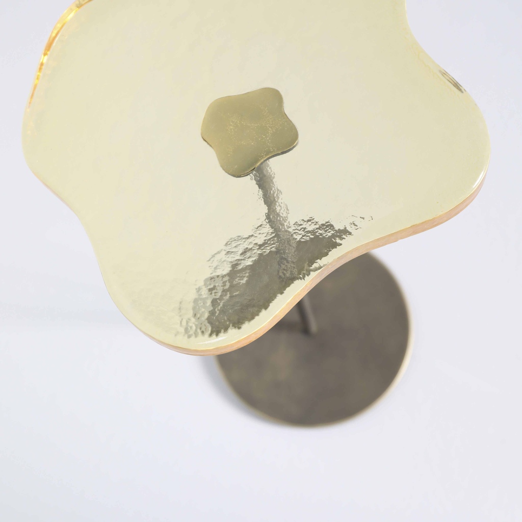 TomFaulkner's tweet photo. A floating lily pad of Murano glass softens the crisp metal base of our Lily Cocktail Table. A buttery yellow tone casts a mellow light gliding across the room as the day marches on.
#cocktailtable #glasscocktailtable #muranoglass #londonfurniture #homeaccents #interiordesign https://t.co/usXziqCOOr