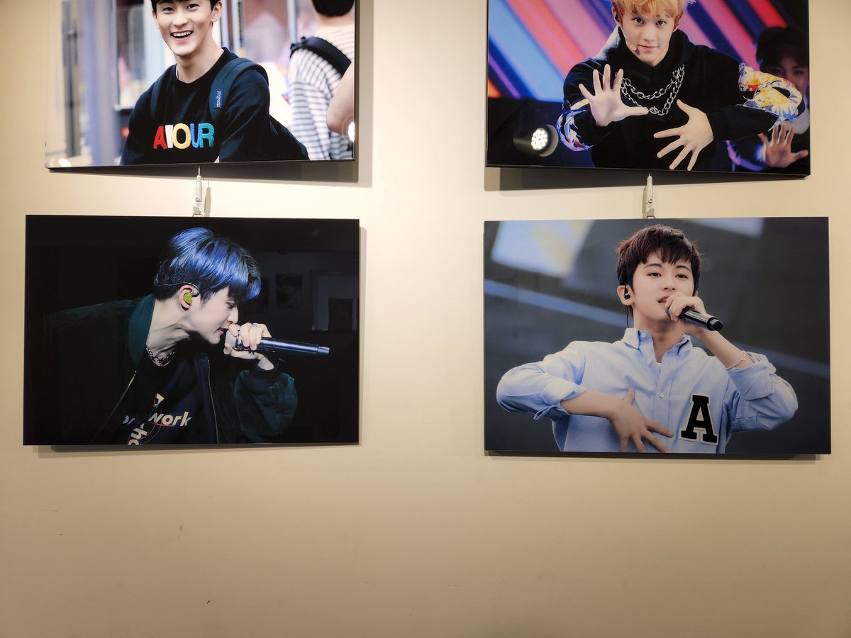 올해도 찬란히 빛나는 우리 마크 탄생일 너무 축하해🌟⭐️ 오랜만에 마크에게 둘러쌓여 전시도 보고 카페인도 충전하니까 힘든 올해 여름도 지나갈만 한 기분😊 마크가 제 일상에 스며들 수 있게 해주셔서 감사합니다💚 해피벌떼 어도러블 보이😚💚
#My_First_and_Last_mark <a href="/_stepandgo/">step and go</a>